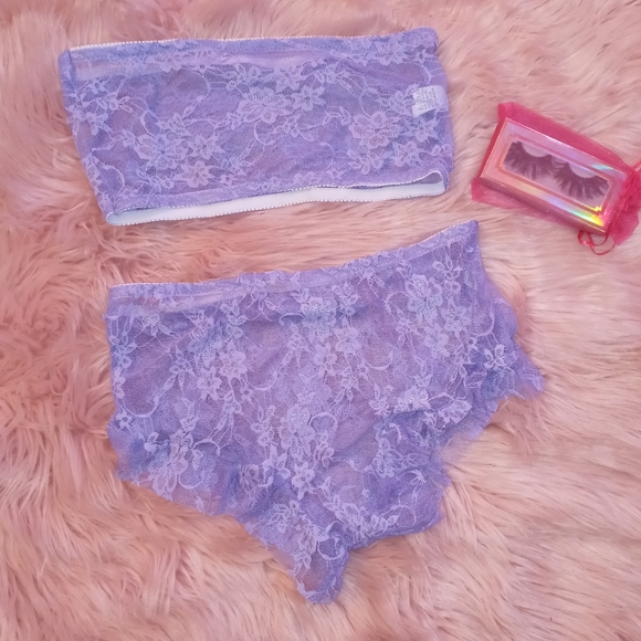 Lingerie Sets - Picture 1 of 5